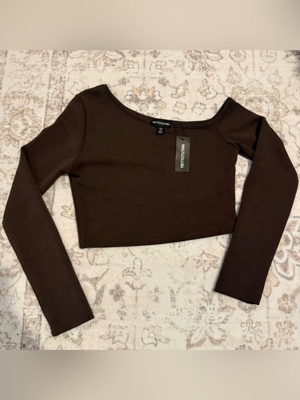 PrettyLittleThing Chocolate Brown Long Sleeve Scoop Crop Top